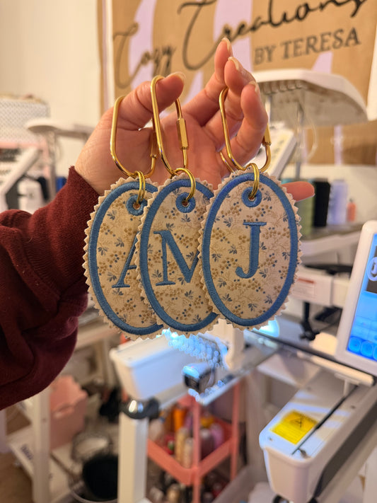 Scalloped Personalized Bag Tag/Keychain